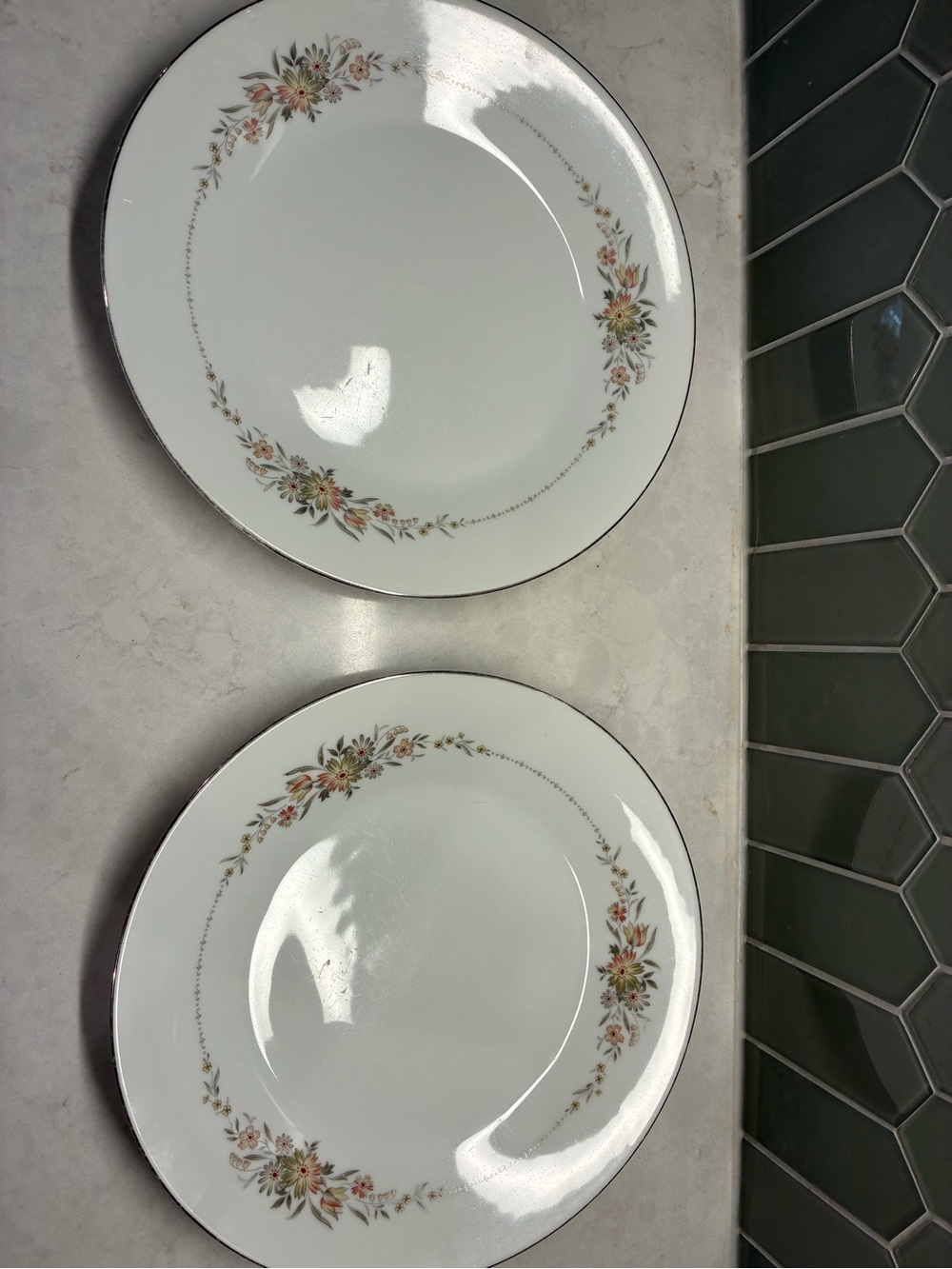 Noritake White Porcelain Dinner Plates with Floral Garland “Gina” pattern 6504